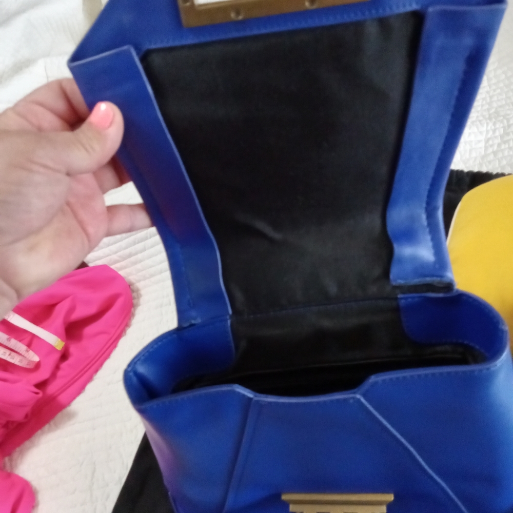 Backpack - Picture 6 of 7